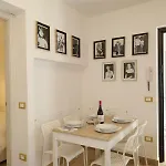 Vicolo A Mare, Appartamento Mazzeo